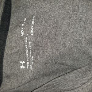 Mens Under Armour loose fit gray tshirt